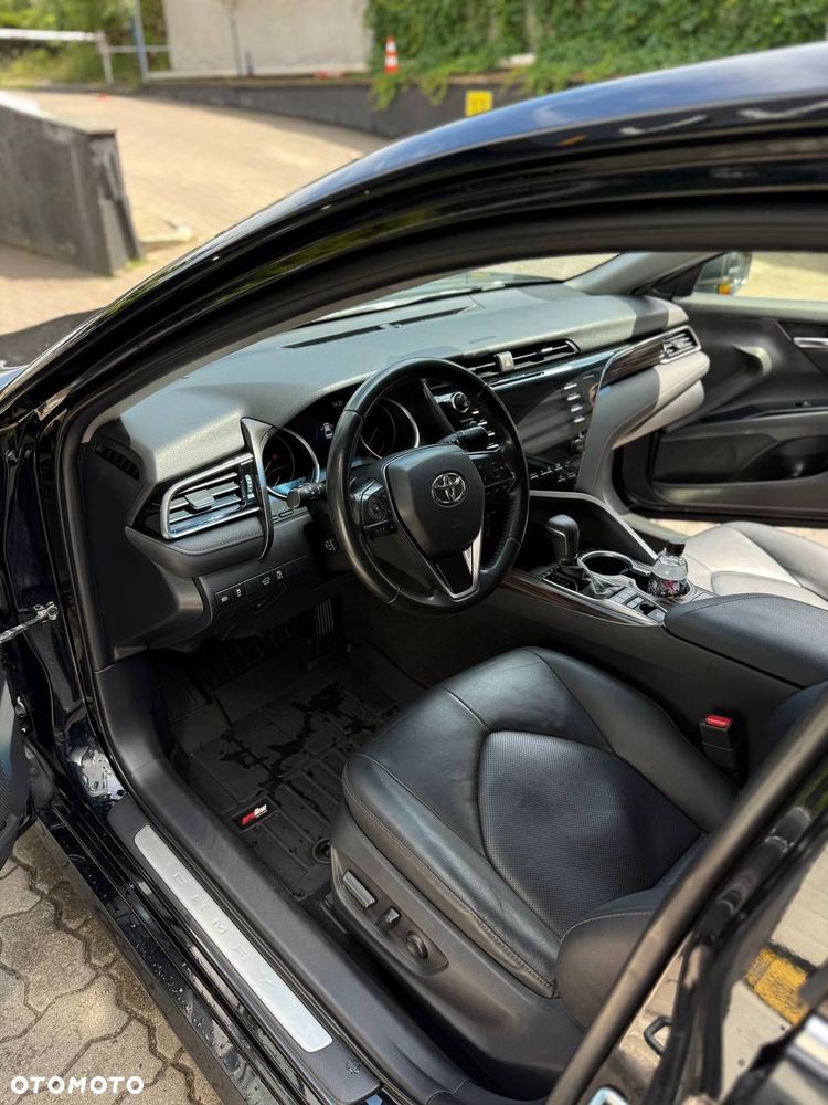 Toyota Camry Executive - 23