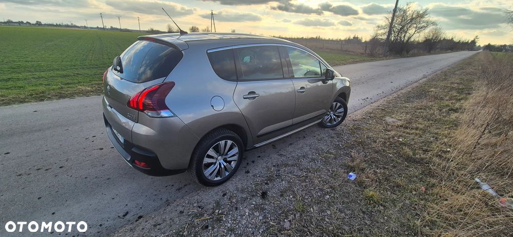 Peugeot 3008 PureTech 130 Stop & Start GPF Allure Business-Paket - 23