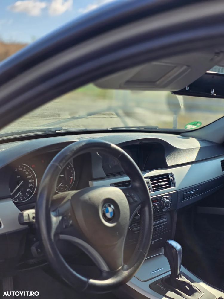 BMW Seria 3 320d xDrive DPF Touring Aut. Edition Exclusive - 8