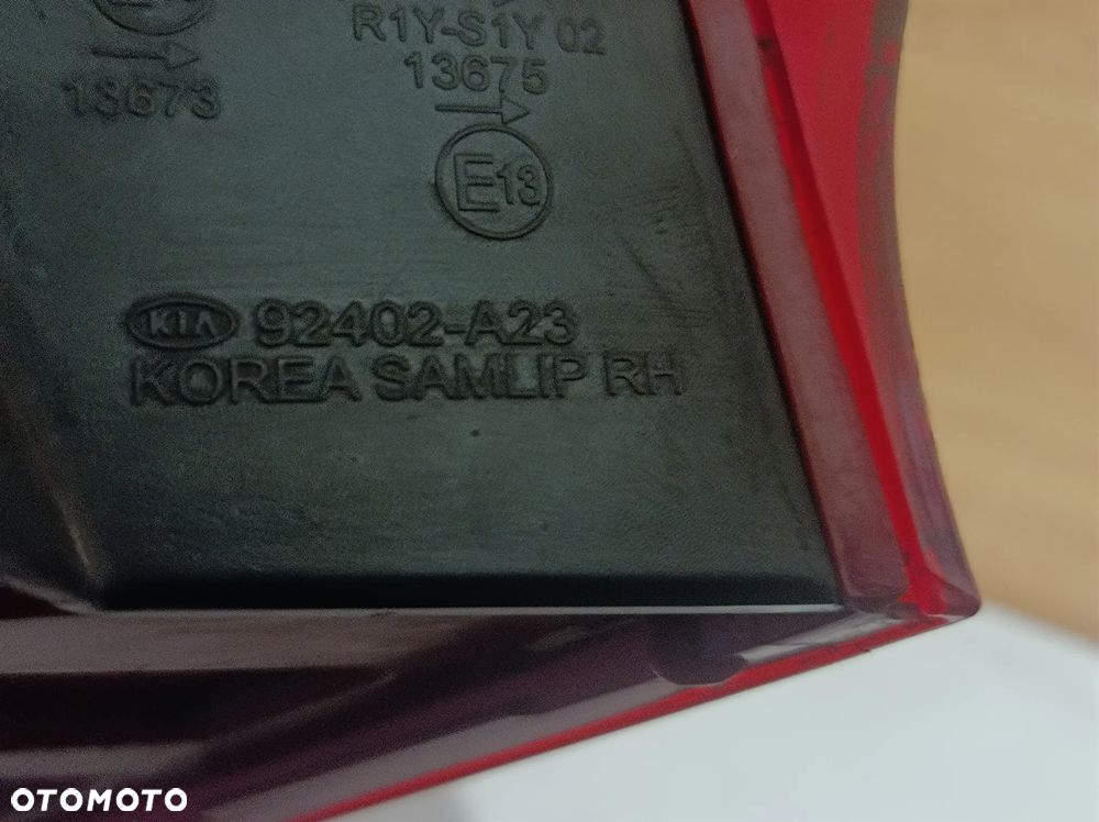 LAMPA PRAWA TYLNA  KIA CEED II KOMBI 92402A23 - 6