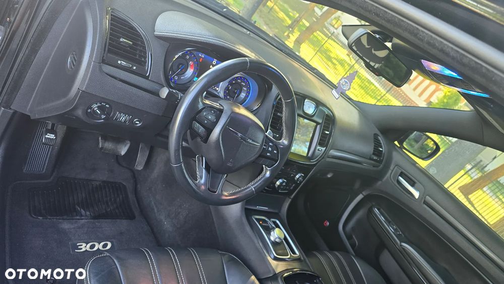 Chrysler 300s - 12