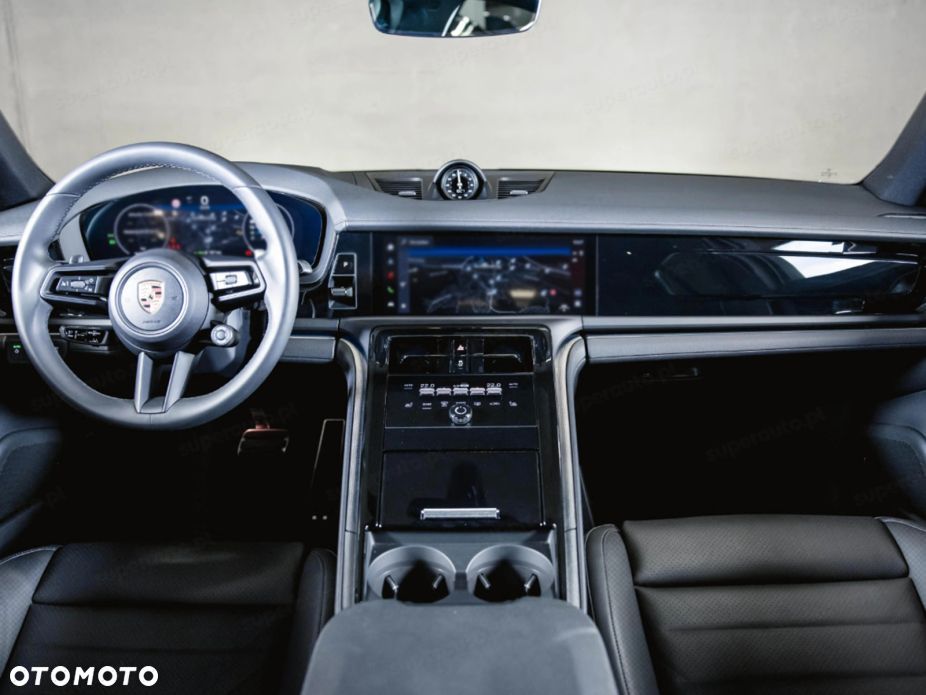 Porsche Panamera 4 - 9