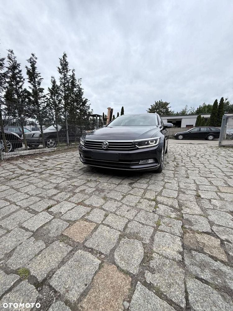 Volkswagen Passat - 10