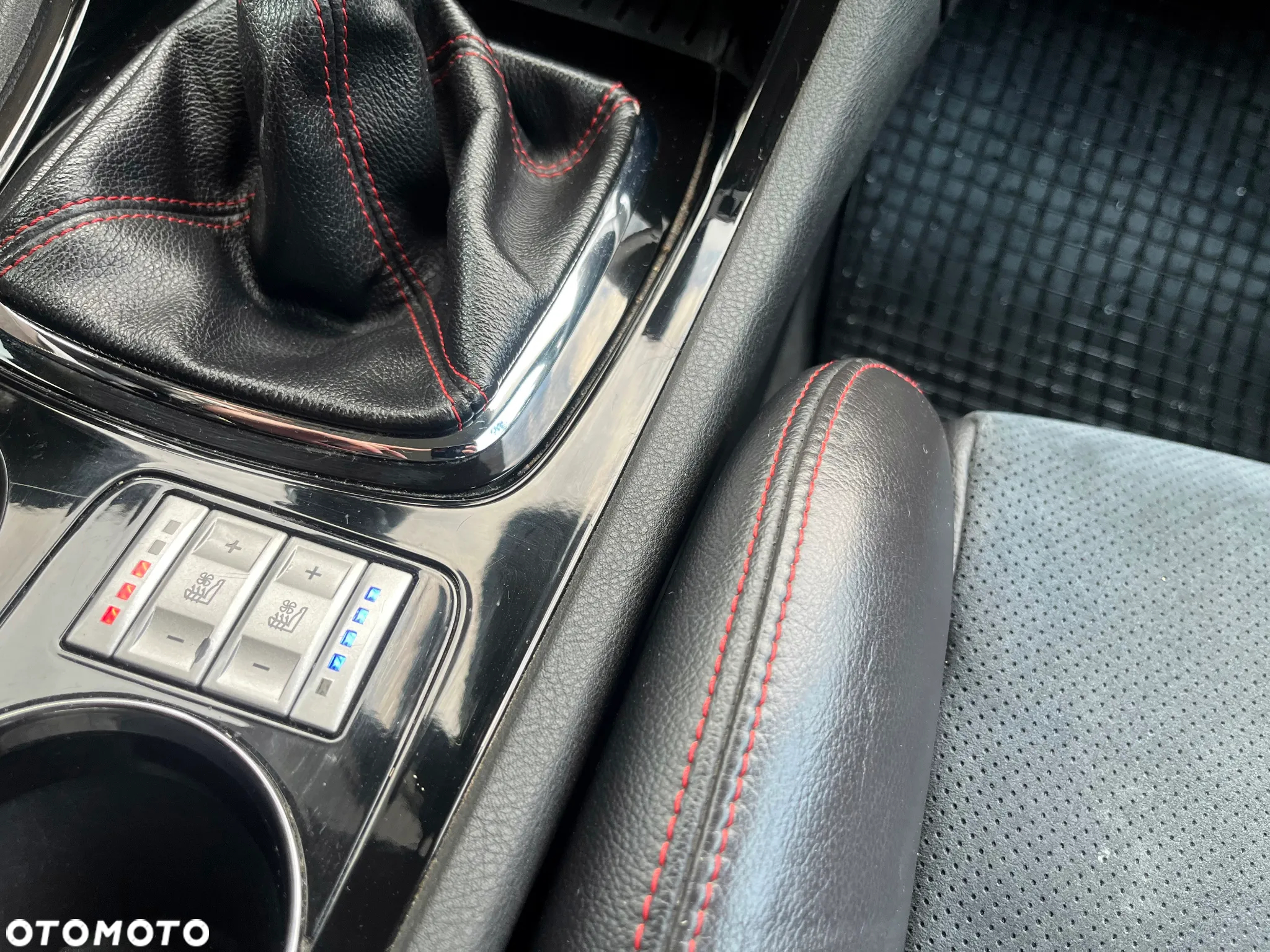 Ford Mondeo 2.5 Titanium S - 25