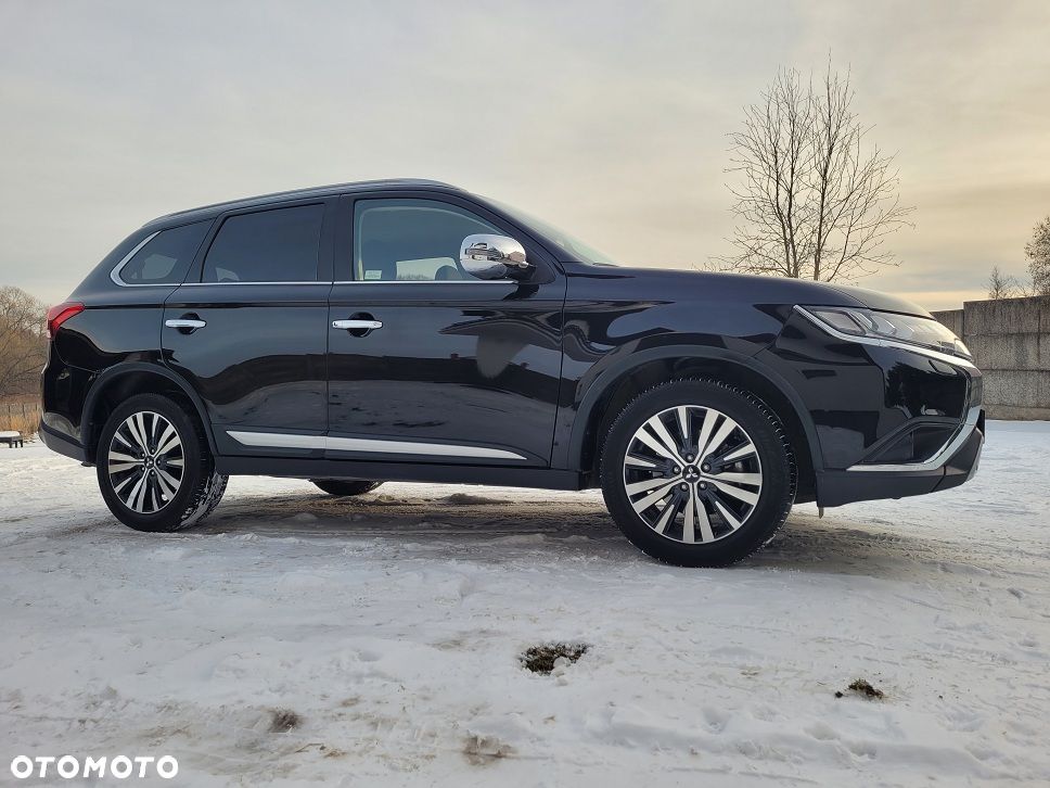 Mitsubishi Outlander 2.0 Intense + Navi 4WD CVT - 8