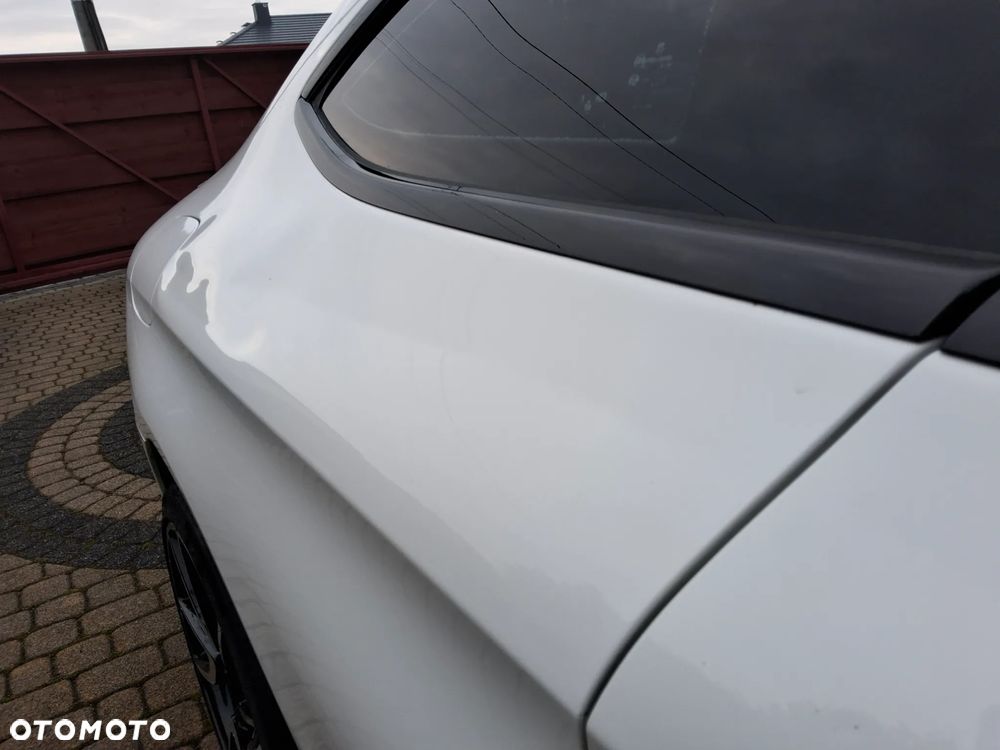 Mercedes-Benz Klasa C 300 9G-TRONIC AMG Line - 13