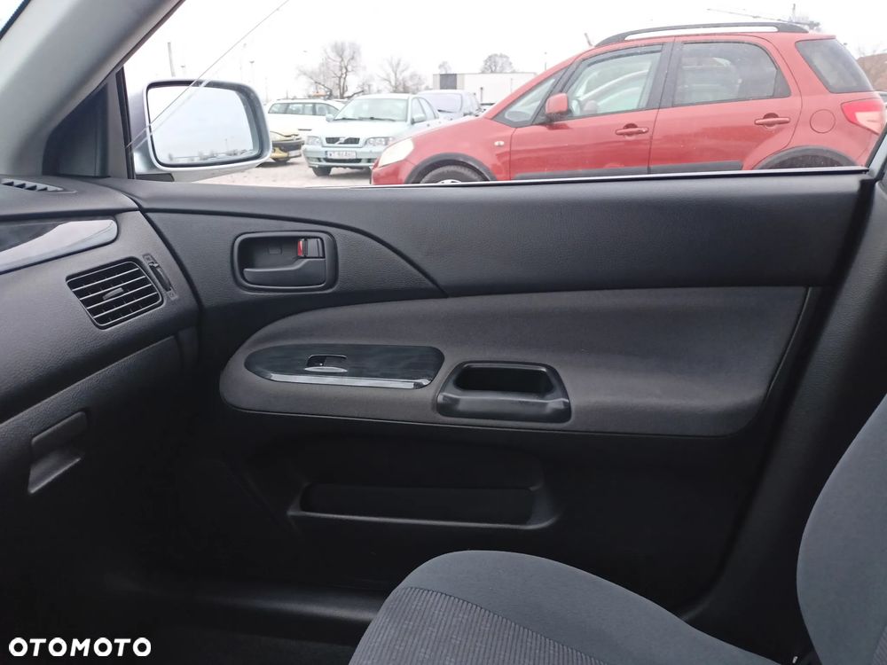 Mitsubishi Lancer - 13