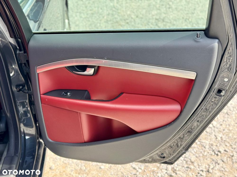 Volvo V70 2.5T Summum - 17