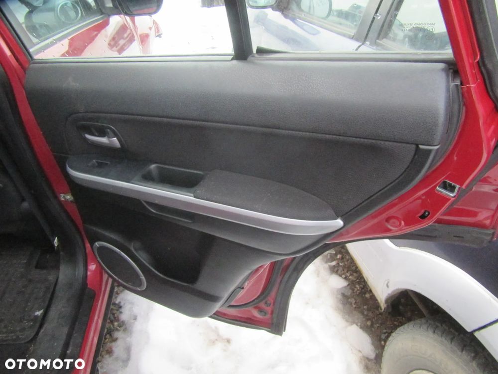 Suzuki Grand Vitara II 2.0i 208 r. na części - 12