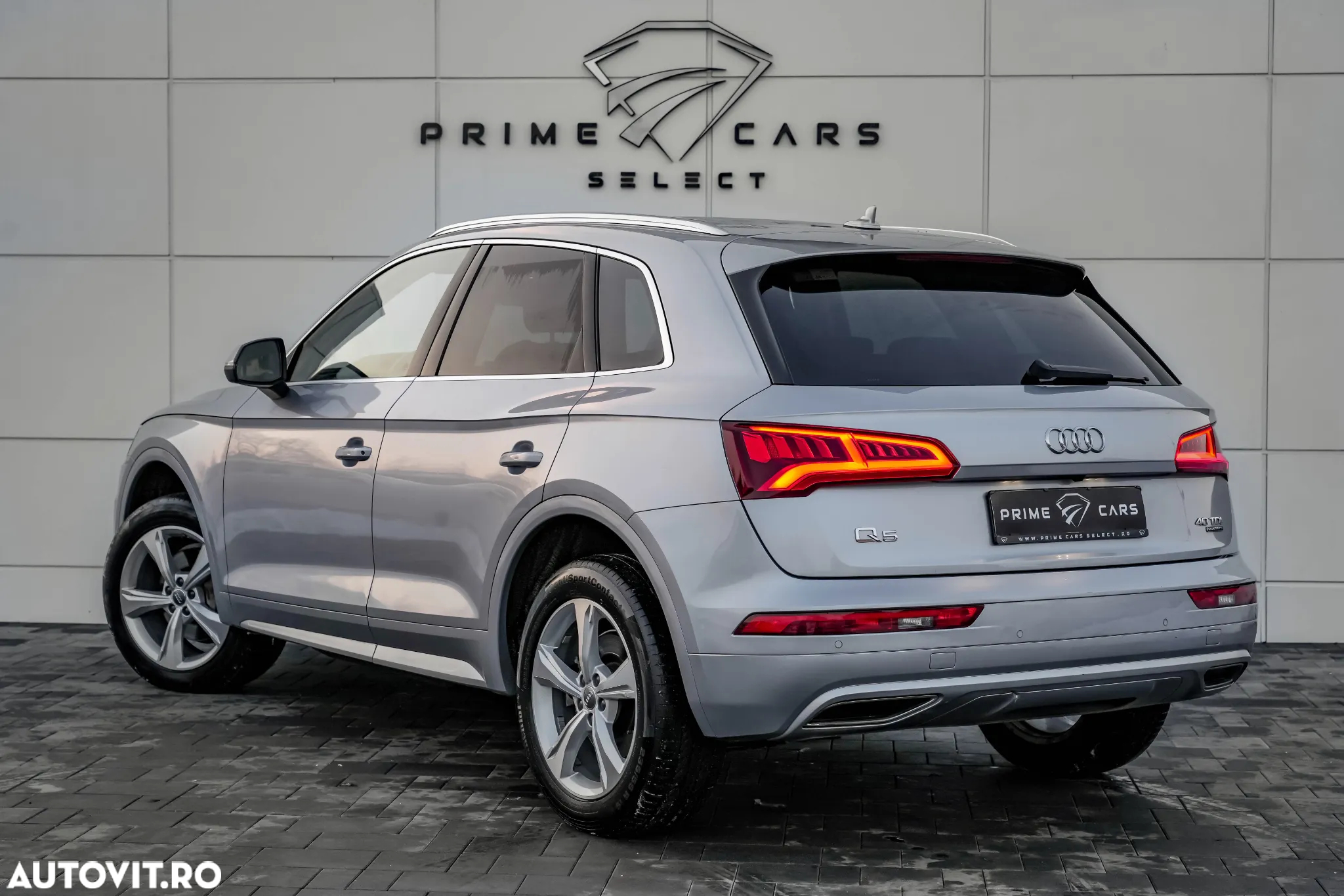 Audi Q5 2.0 40 TDI quattro S tronic Design - 3