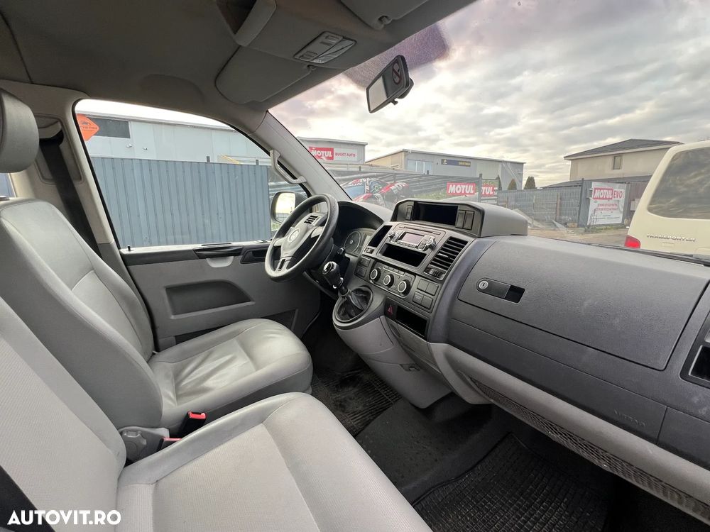 Volkswagen Caravelle - 7