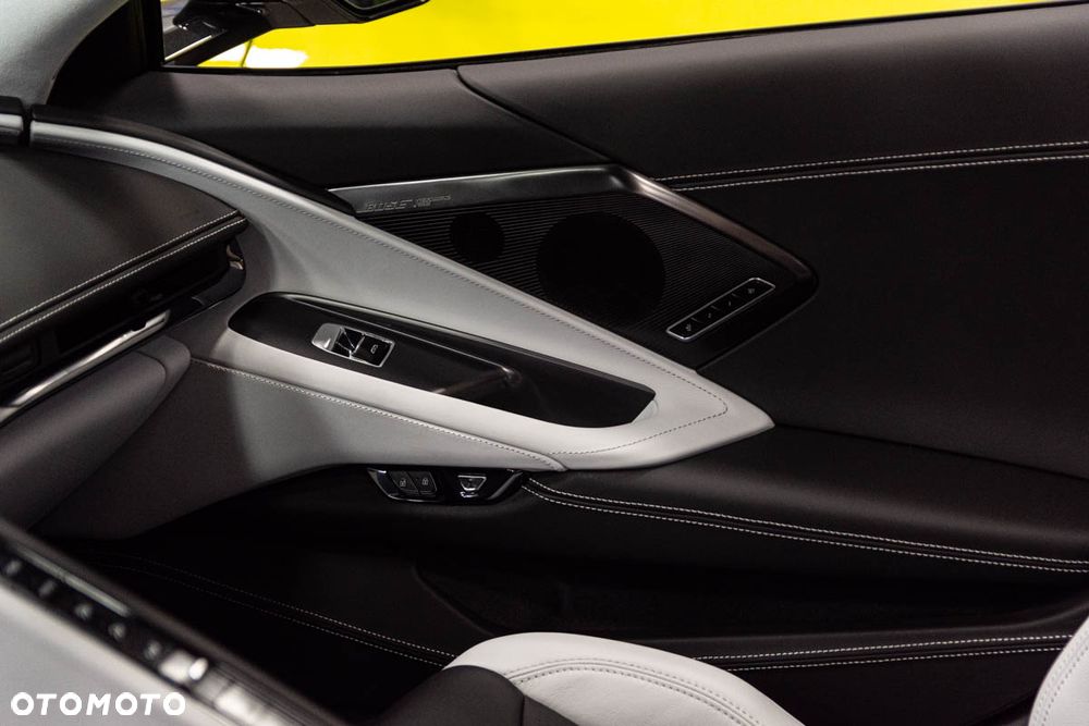 Chevrolet Corvette - 14