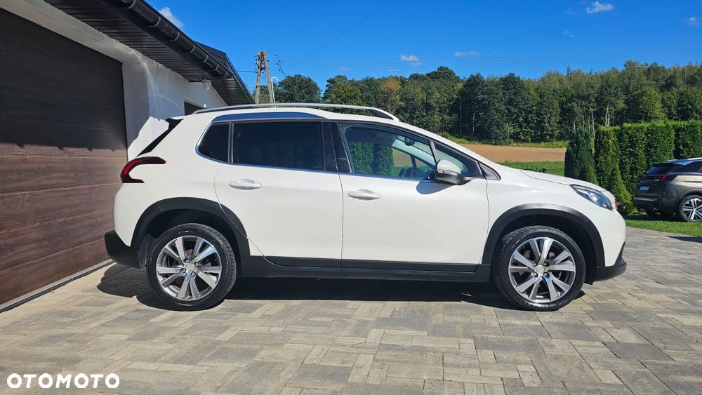 Peugeot 2008 1.2 Pure Tech GPF Allure S&S - 5
