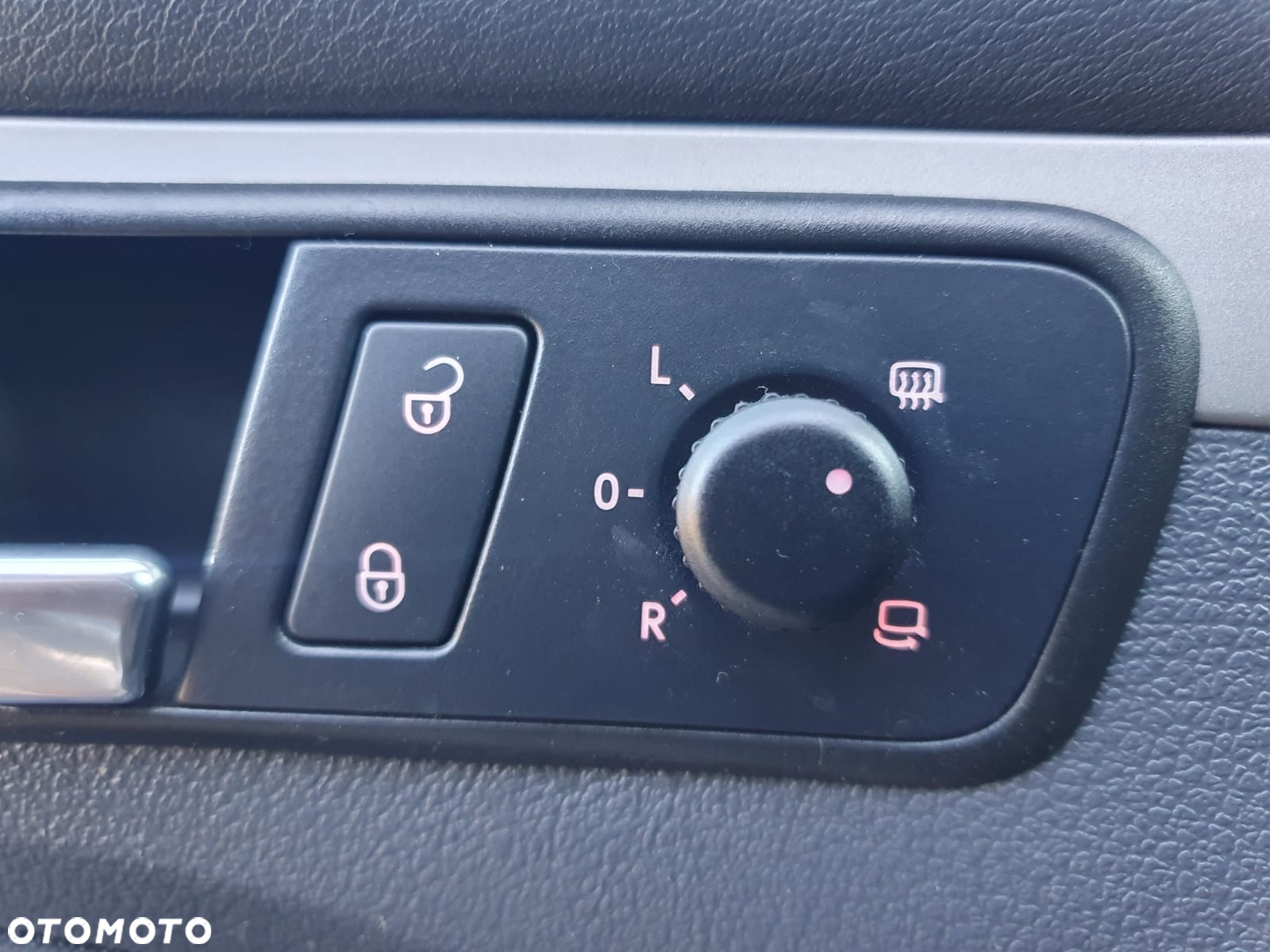 Volkswagen Touran 2.0 TDI DPF United - 13