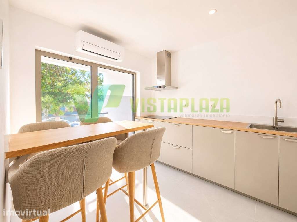 Espaço renovado com configuração T2 na Zona Ribeirinha de Portimão - Grande imagem: 5/25