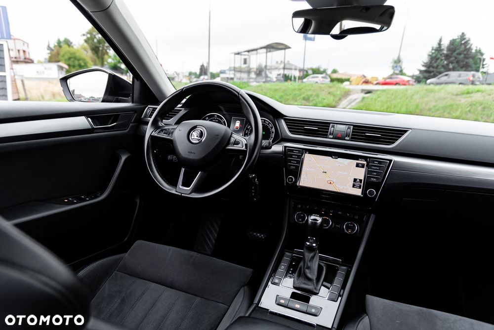 Skoda Superb 2.0 TDI Style DSG - 38