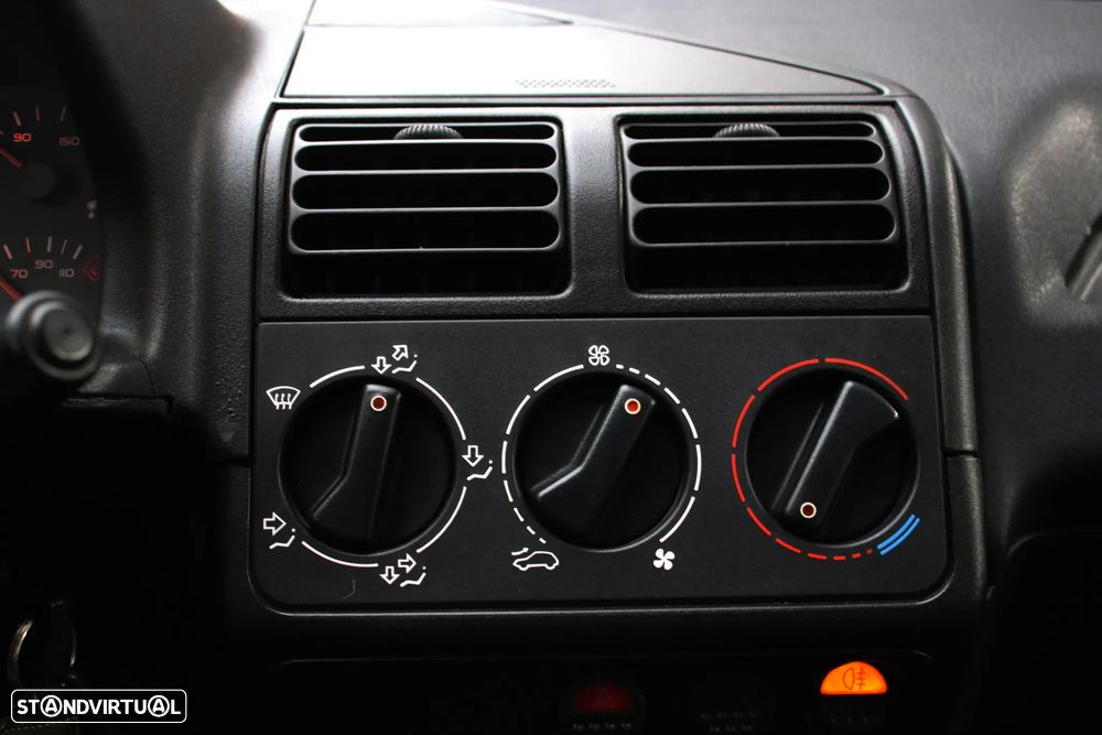 Peugeot 205 Cabrio 1.6 CTI - 36