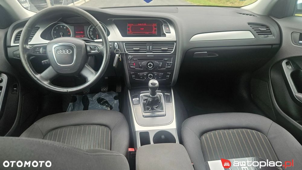 Audi A4 Limousine - 5