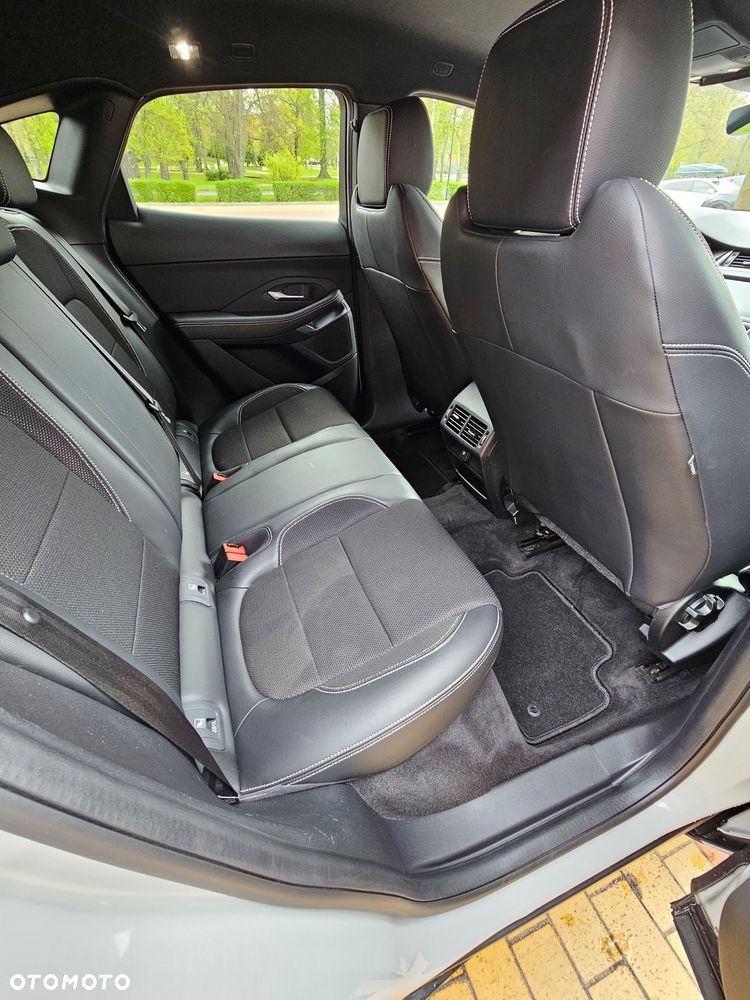 Jaguar E-Pace 2.0 i4D AWD R-Dynamic - 31