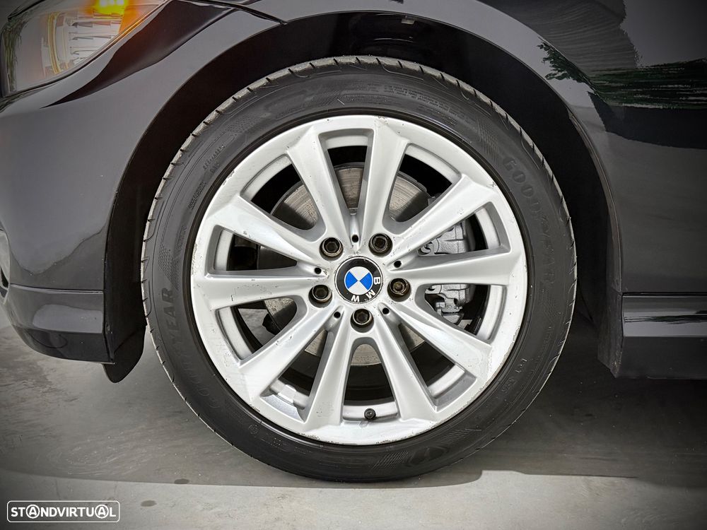 BMW 320 d Line Sport - 28