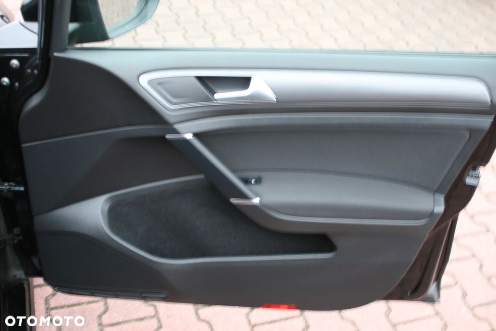 Volkswagen Golf 2.0 TDI SCR DSG Comfortline - 19