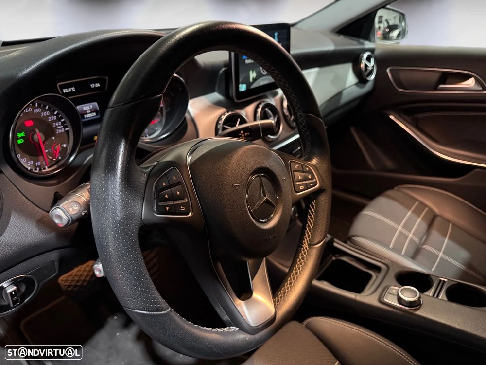 Mercedes-Benz GLA 180 d Urban Aut. - 15