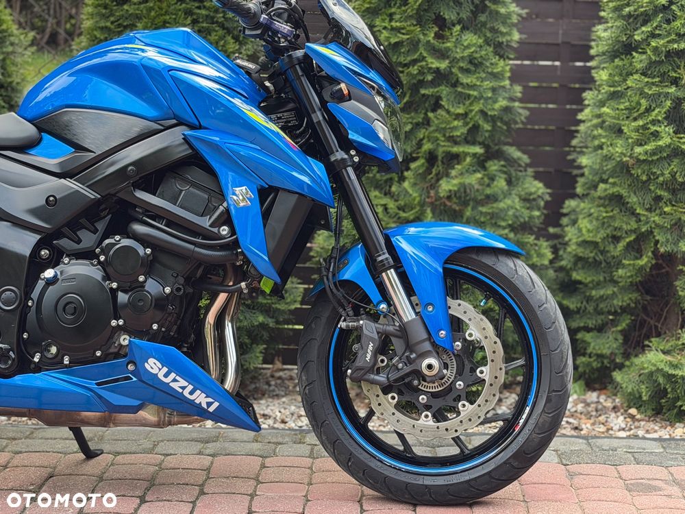 Suzuki GSX - 10