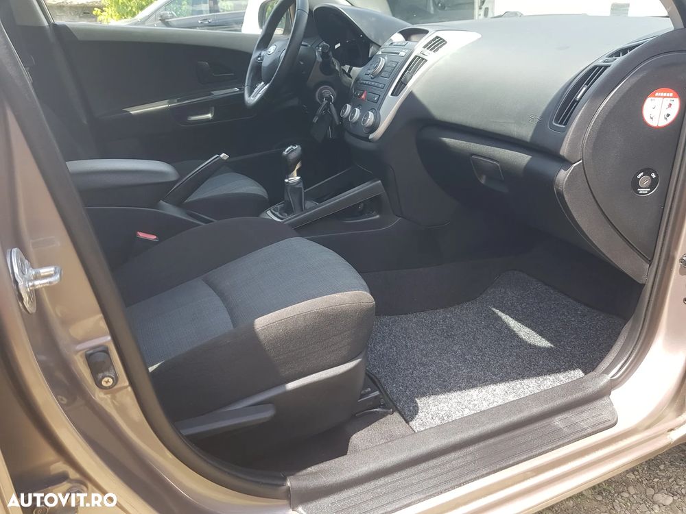 Kia Ceed 1.6 DSL TX COMFORT - 10