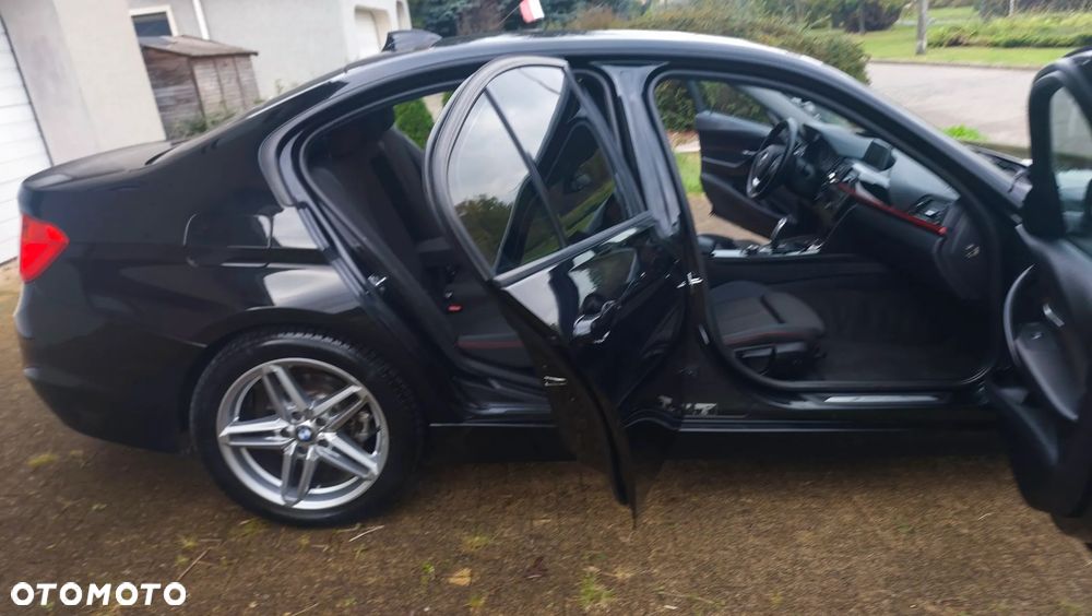 BMW Seria 3 328i Sport-Aut Sport Line - 25