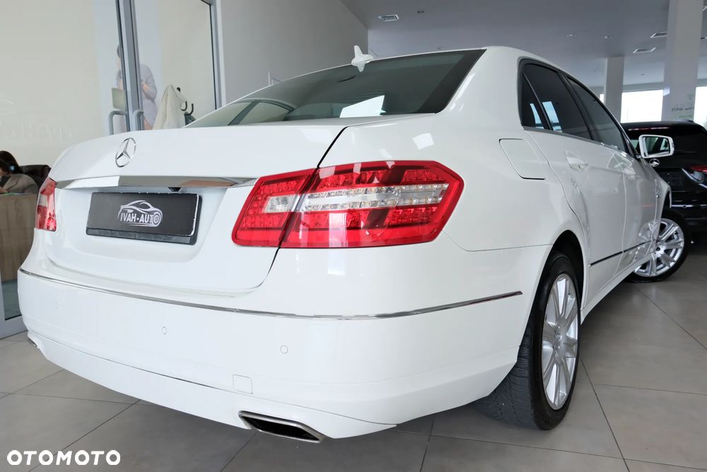 Mercedes-Benz Klasa E 350 CDI DPF BlueEFFICIENCY 7G-TRONIC Avantgarde - 17