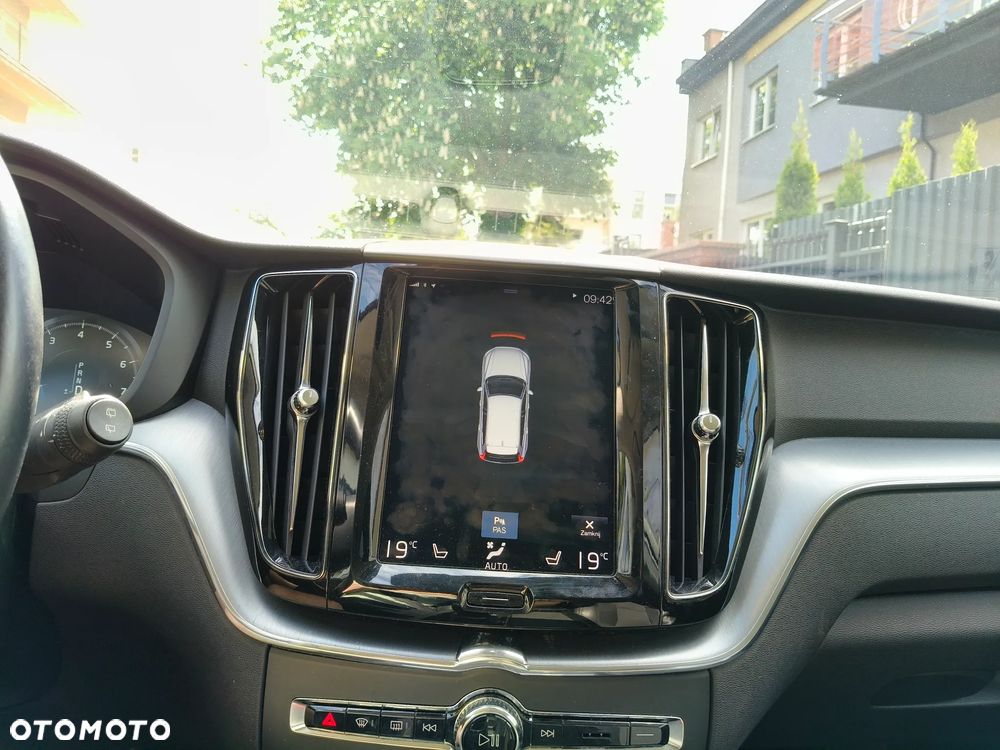 Volvo XC 60 T5 AWD Momentum - 23