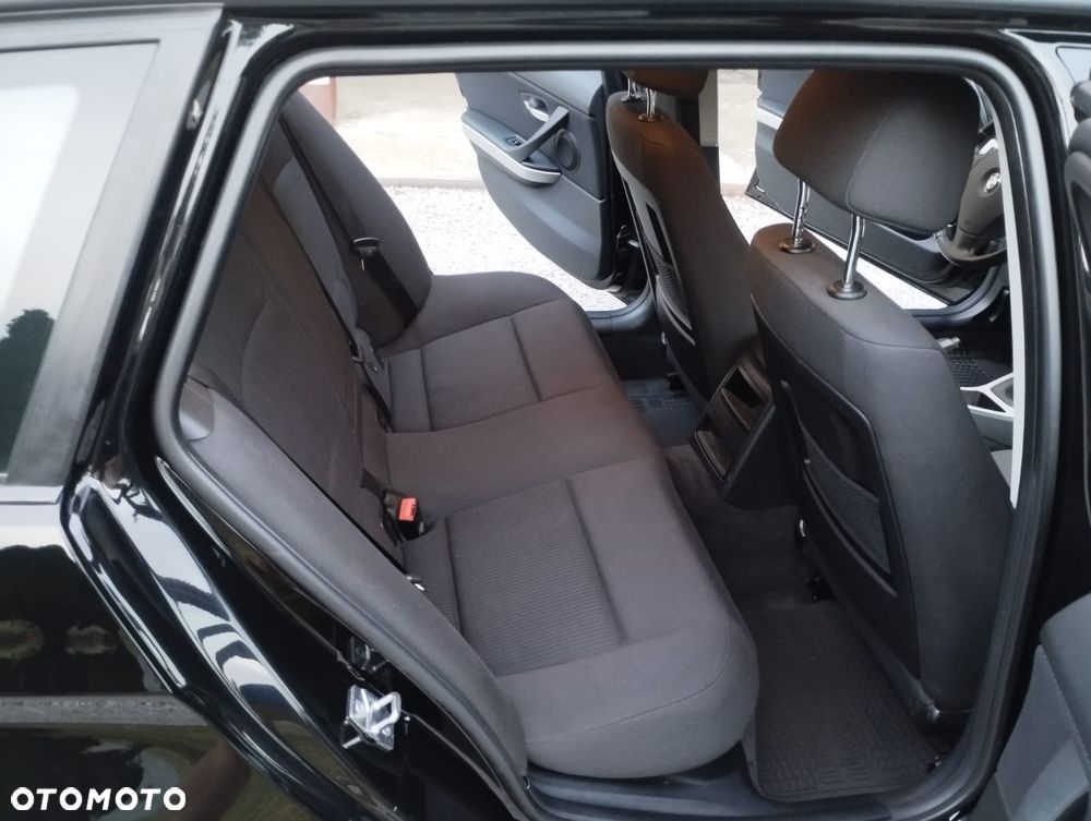 BMW Seria 3 318d - 10