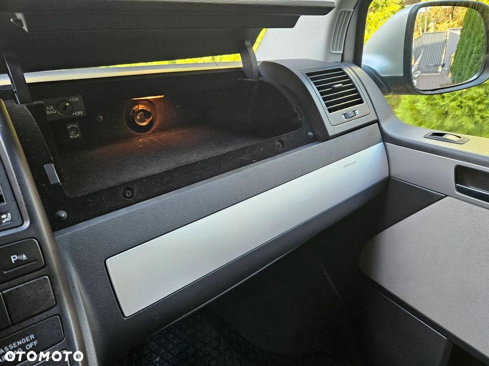 Volkswagen Multivan - 26