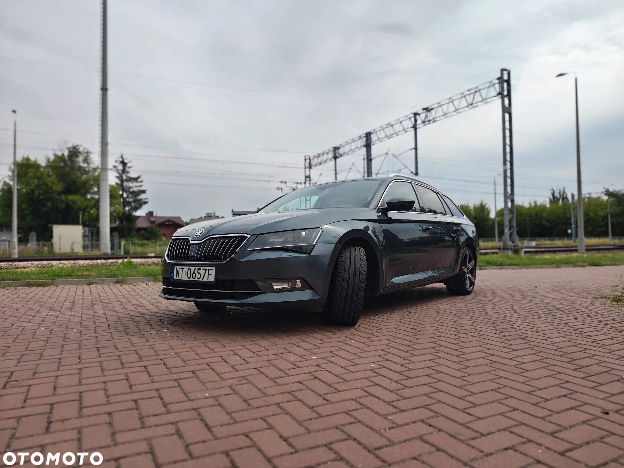 Skoda Superb 2.0 TDI Ambition DSG7 - 2