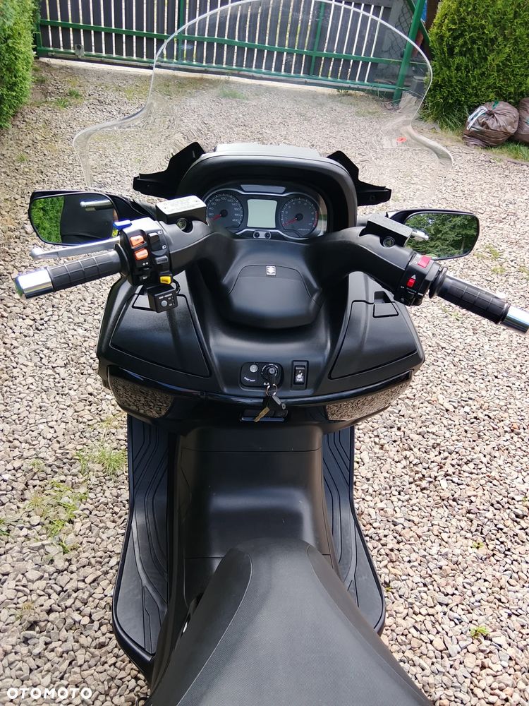 Suzuki Burgman - 8