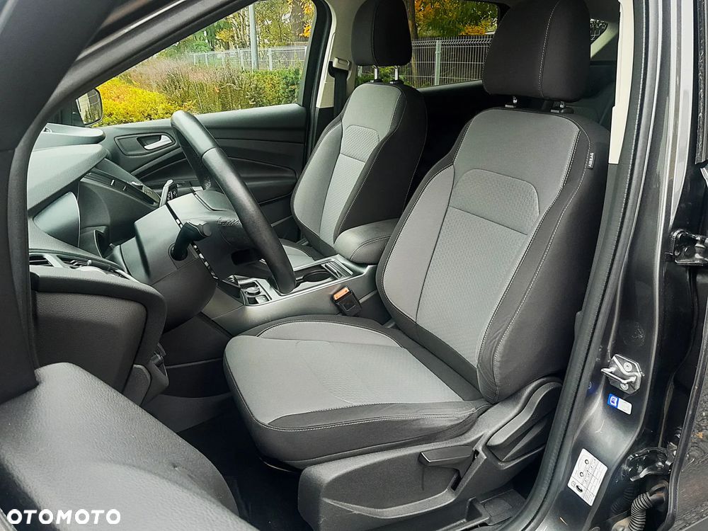 Ford Kuga 1.5 EcoBoost 2x4 Titanium - 10