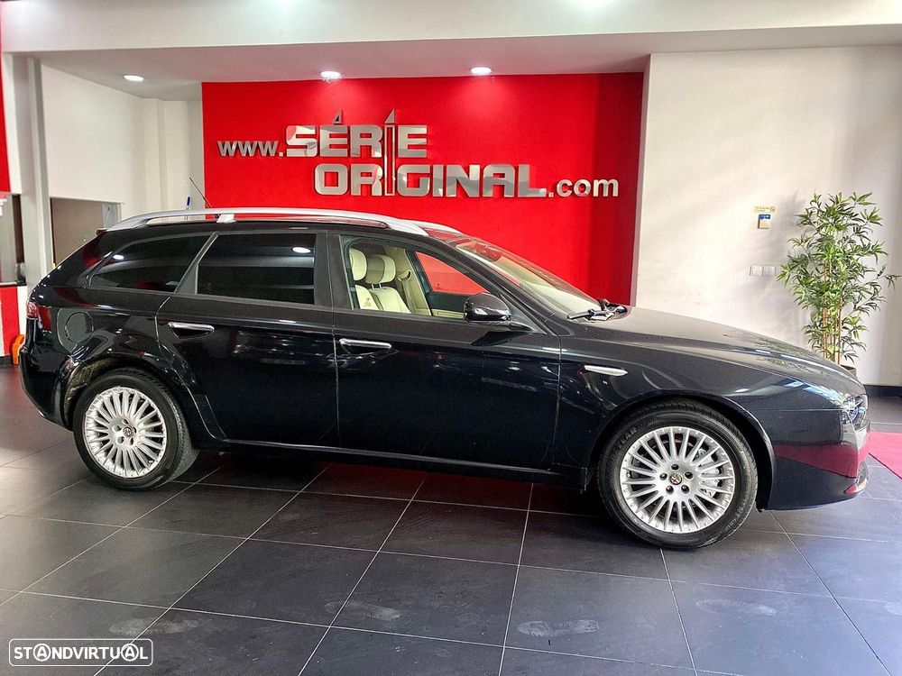Alfa Romeo 159 Sportwagon 1.9 JTDm 16V Elegante - 4