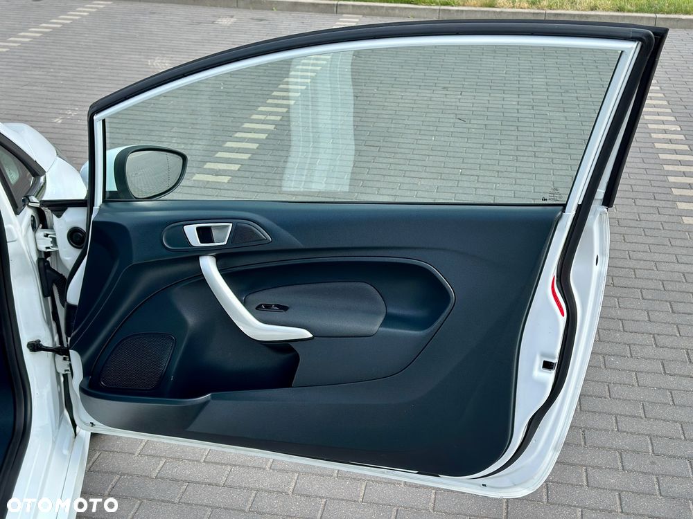 Ford Fiesta 1.4 Titanium EU5 - 23