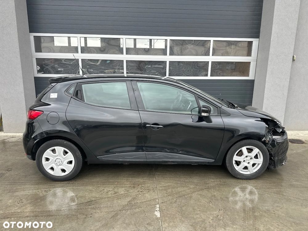 Renault Clio 1.2 16V 75 LIMITED - 6