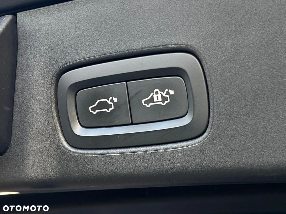 Volvo V90 Cross Country D5 AWD Pro - 39