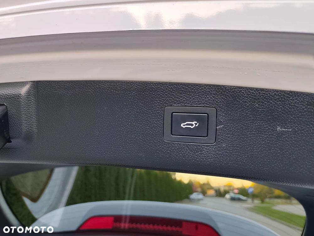 Hyundai i40 Kombi 1.7 CRDi DCT Premium - 29