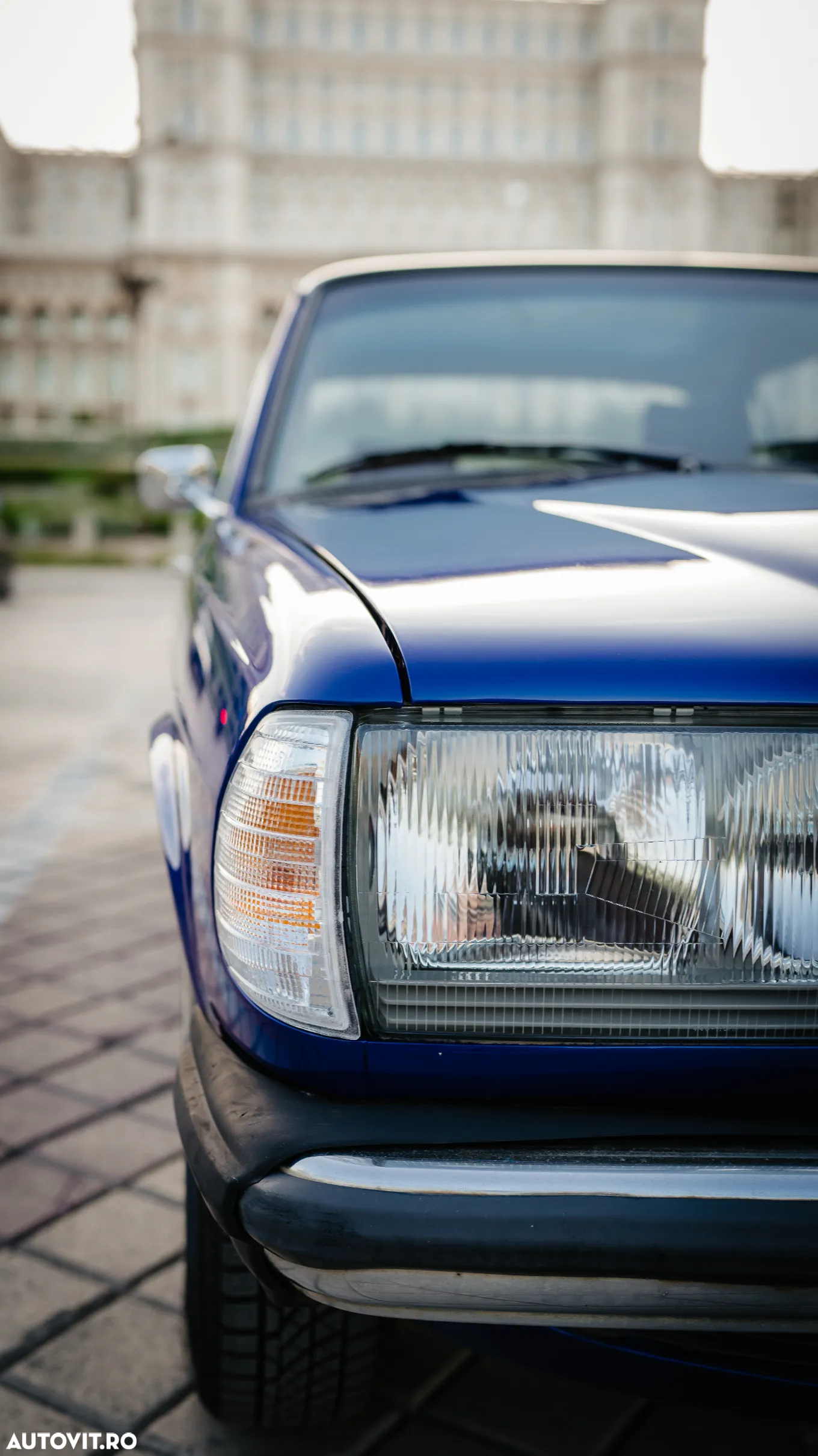 Mercedes-Benz W123 - 12
