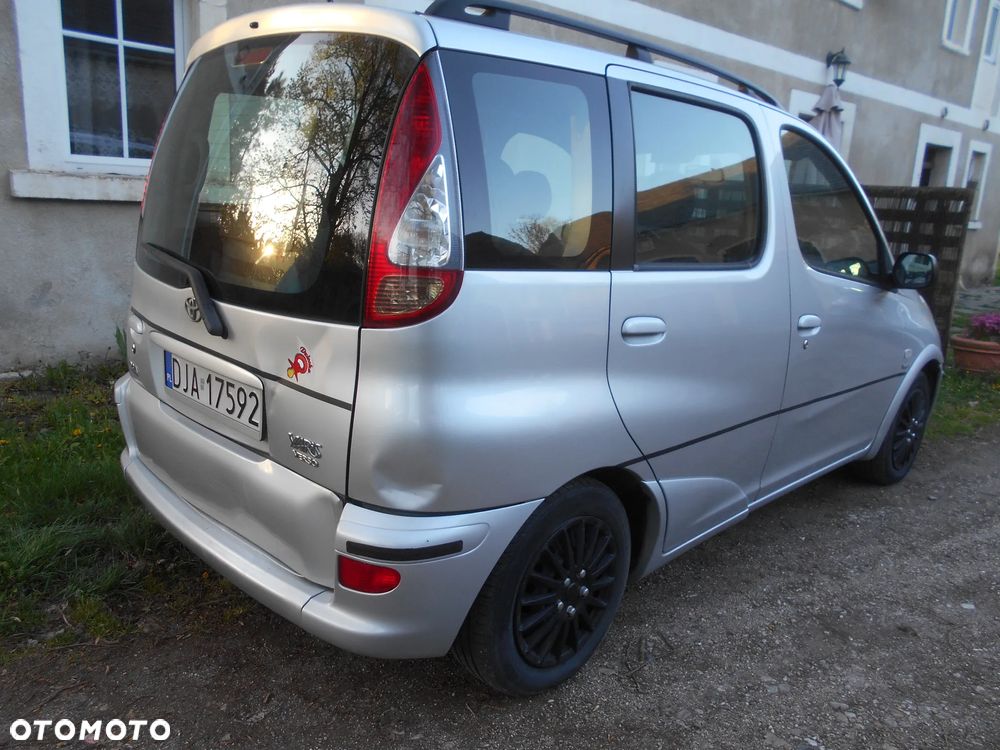 Toyota Yaris Verso 1.3 Sol - 3