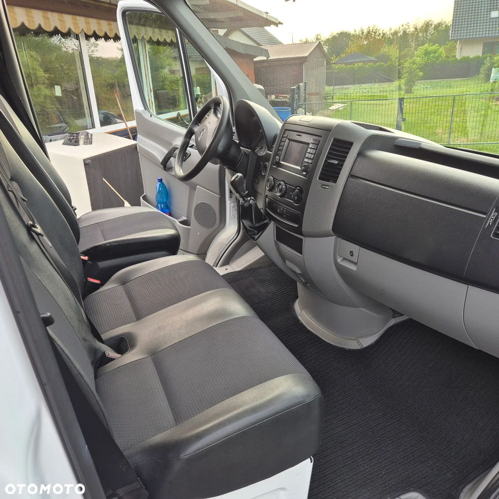 Mercedes-Benz Sprinter - 10