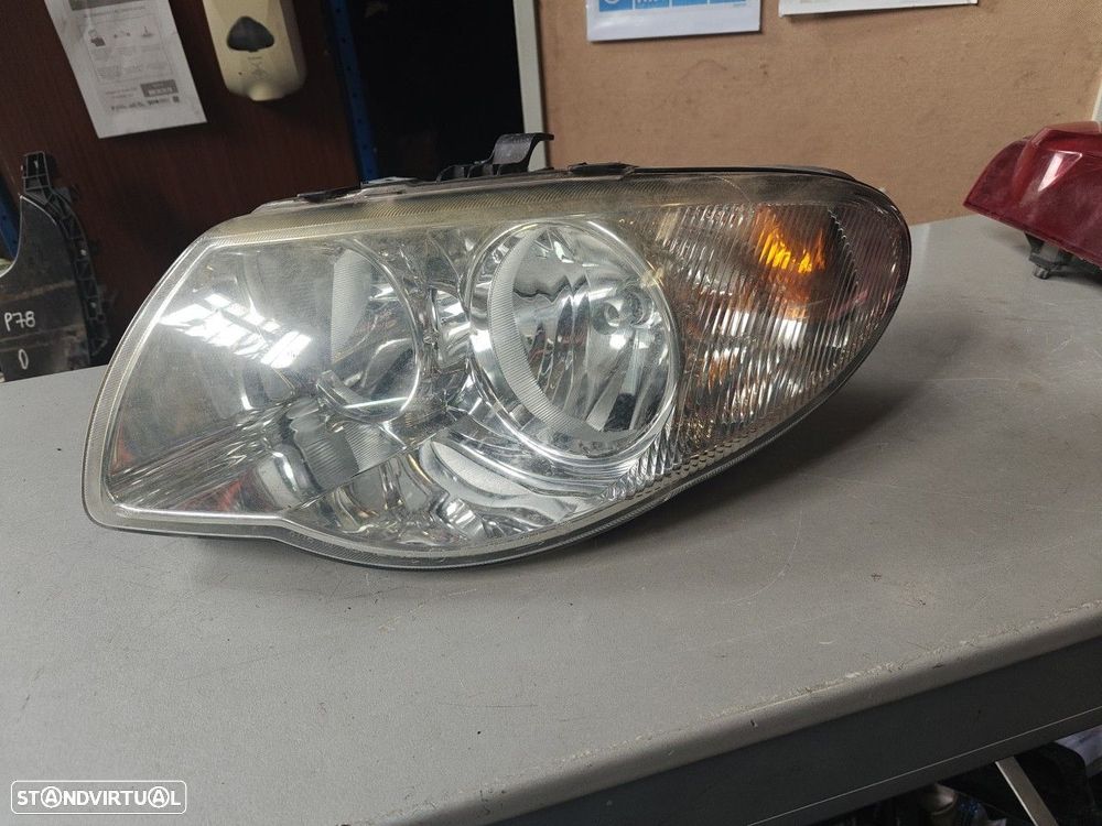 Farol Frente Esquerdo / Otica Esquerda Chrysler Voyager / Grand Voyage - 1