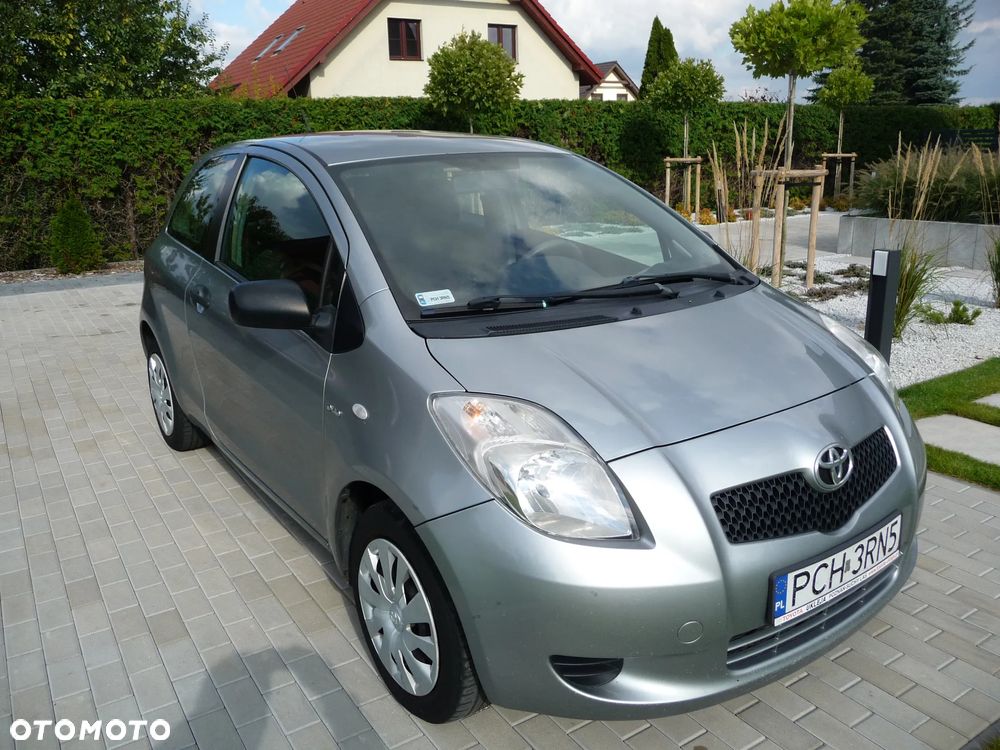 Toyota Yaris - 1