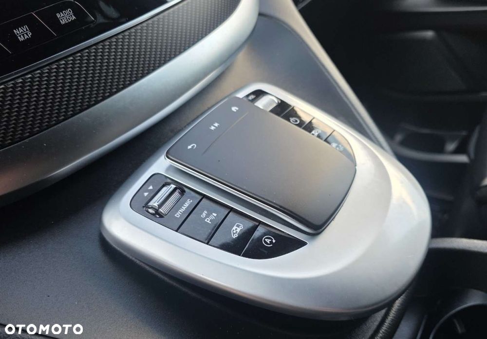 Mercedes-Benz Klasa V - 16