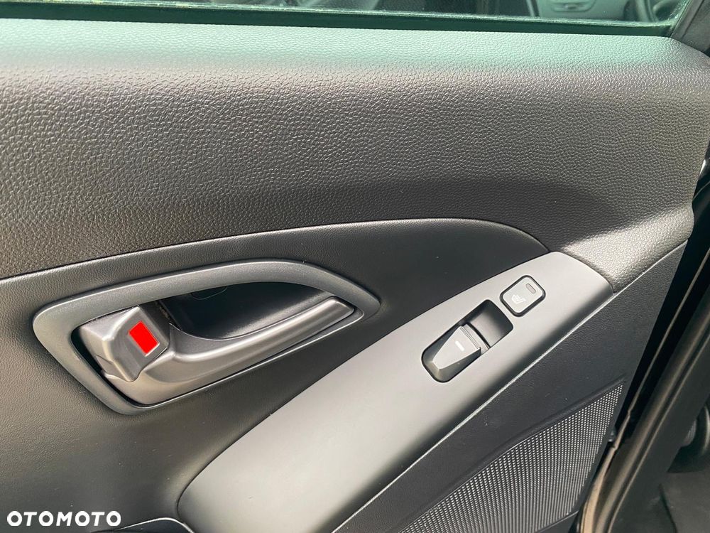 Hyundai ix35 2.0 CRDi 4WD Automatik Premium - 24