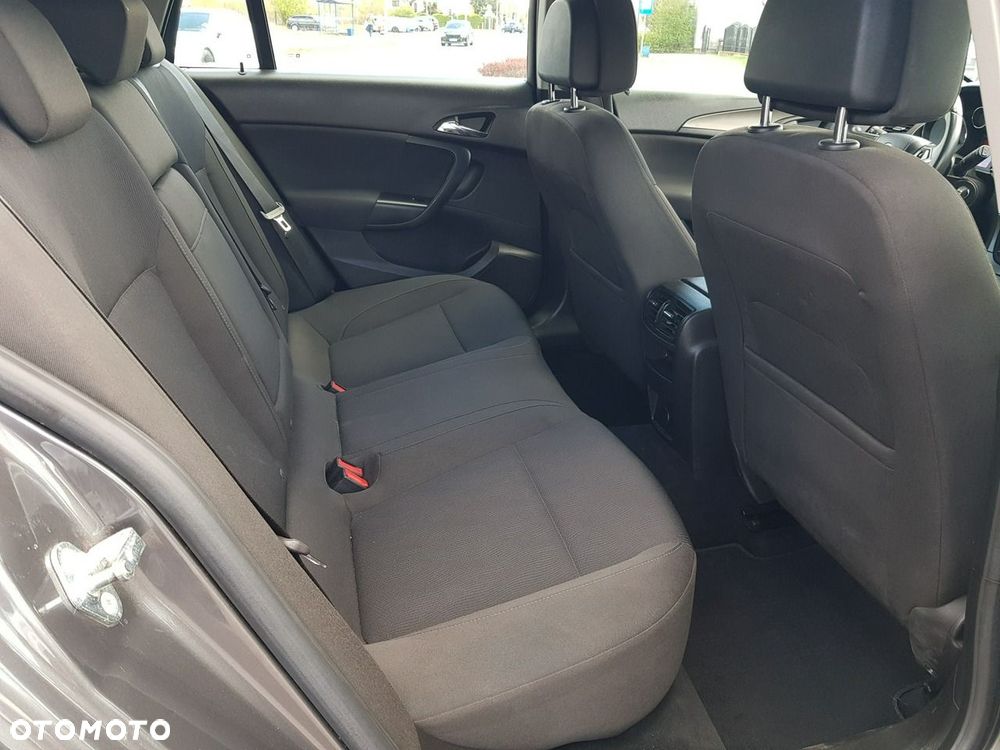 Opel Insignia - 15