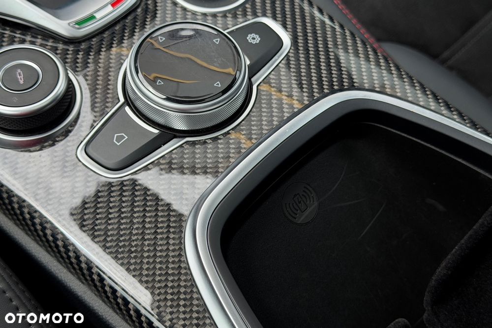 Alfa Romeo Stelvio 2.0 Turbo Estrema Q4 - 25